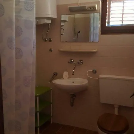 Koprivnjak Apartamento Sveti Filip i Jakov